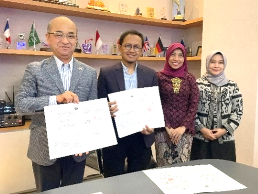インドネシア教育大学とインターンシップ受け入れに関わる覚書を交換/Exchanging Memorandum of Agreement  with the Indonesia University of Education